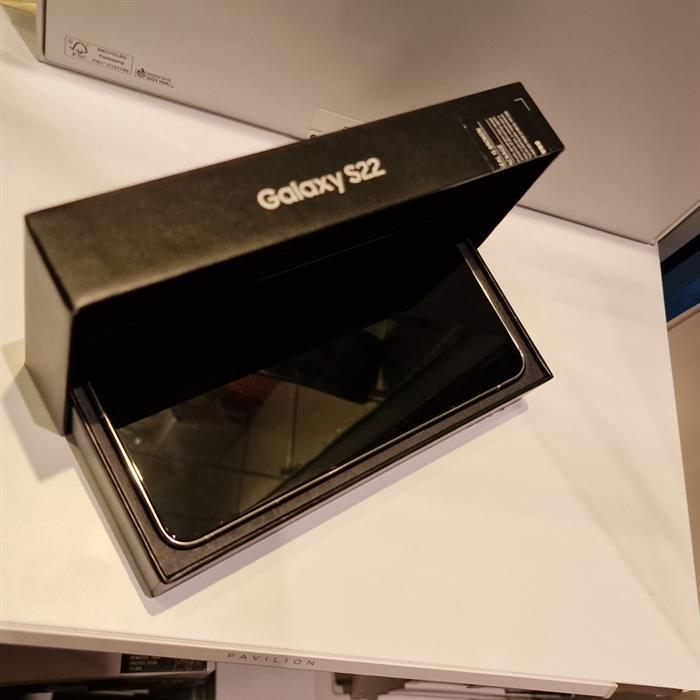 Samsung S22