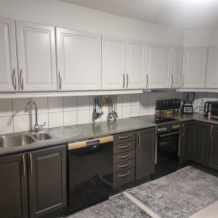 Komplett kjøkken med hvitevarer